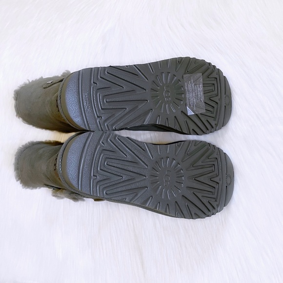 UGG Bailey UGG Metal Graphic Burnt Olive Suede Boots - Picture 9 of 10